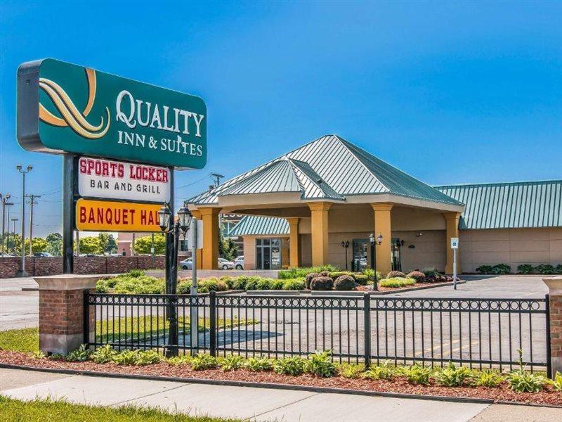 Quality Inn & Suites Banquet Center Livonia Exterior foto