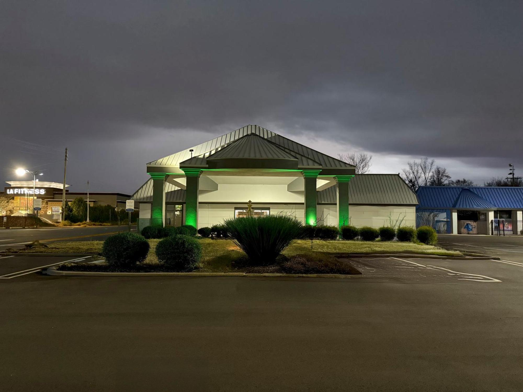 Quality Inn & Suites Banquet Center Livonia Exterior foto